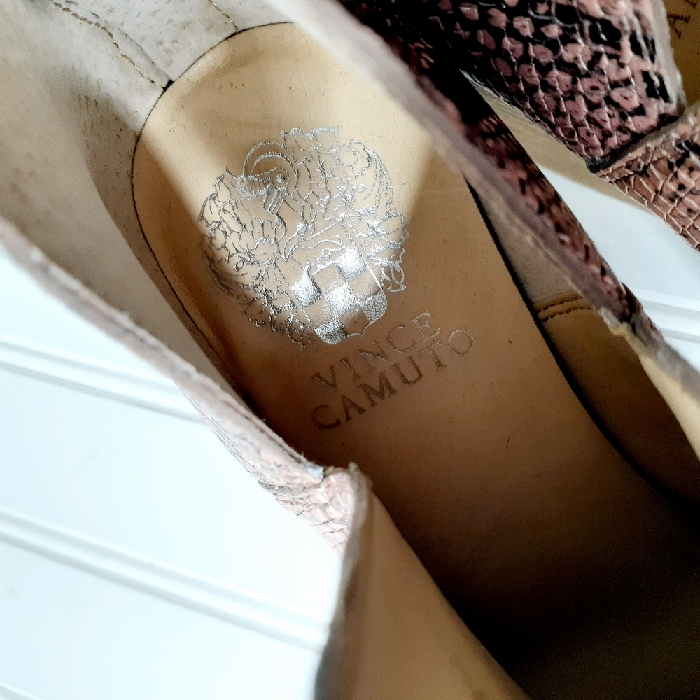 NEW Vince Camuto Gigietta Snakeskin Leather Bootie - Picture 10 of 11
